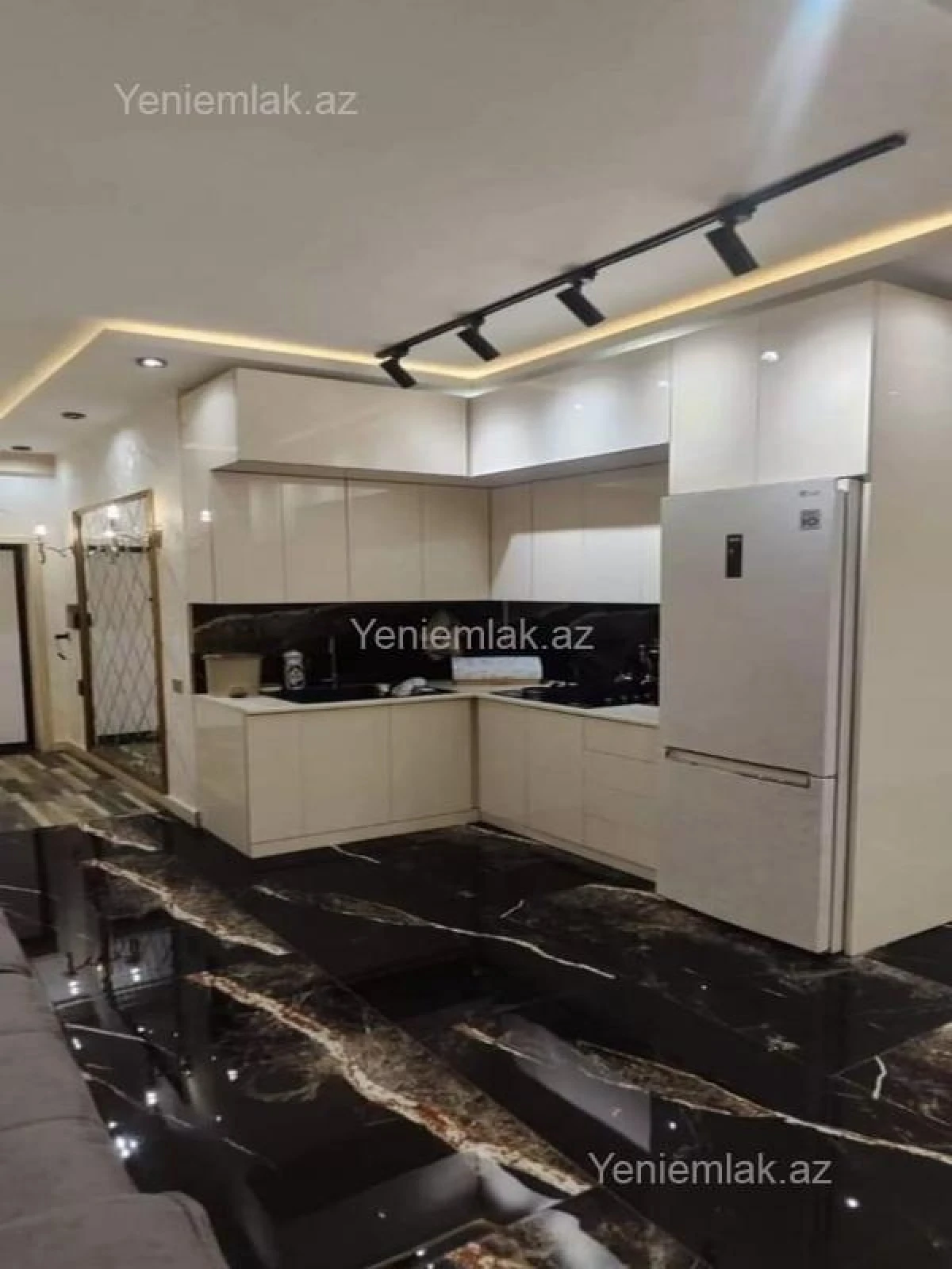 Satılır 3 otaqlı yeni tikili 95 m²