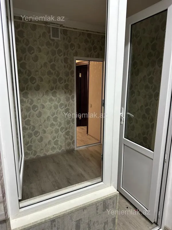 Satılır 2 otaqlı köhnə tikili 55 m²
