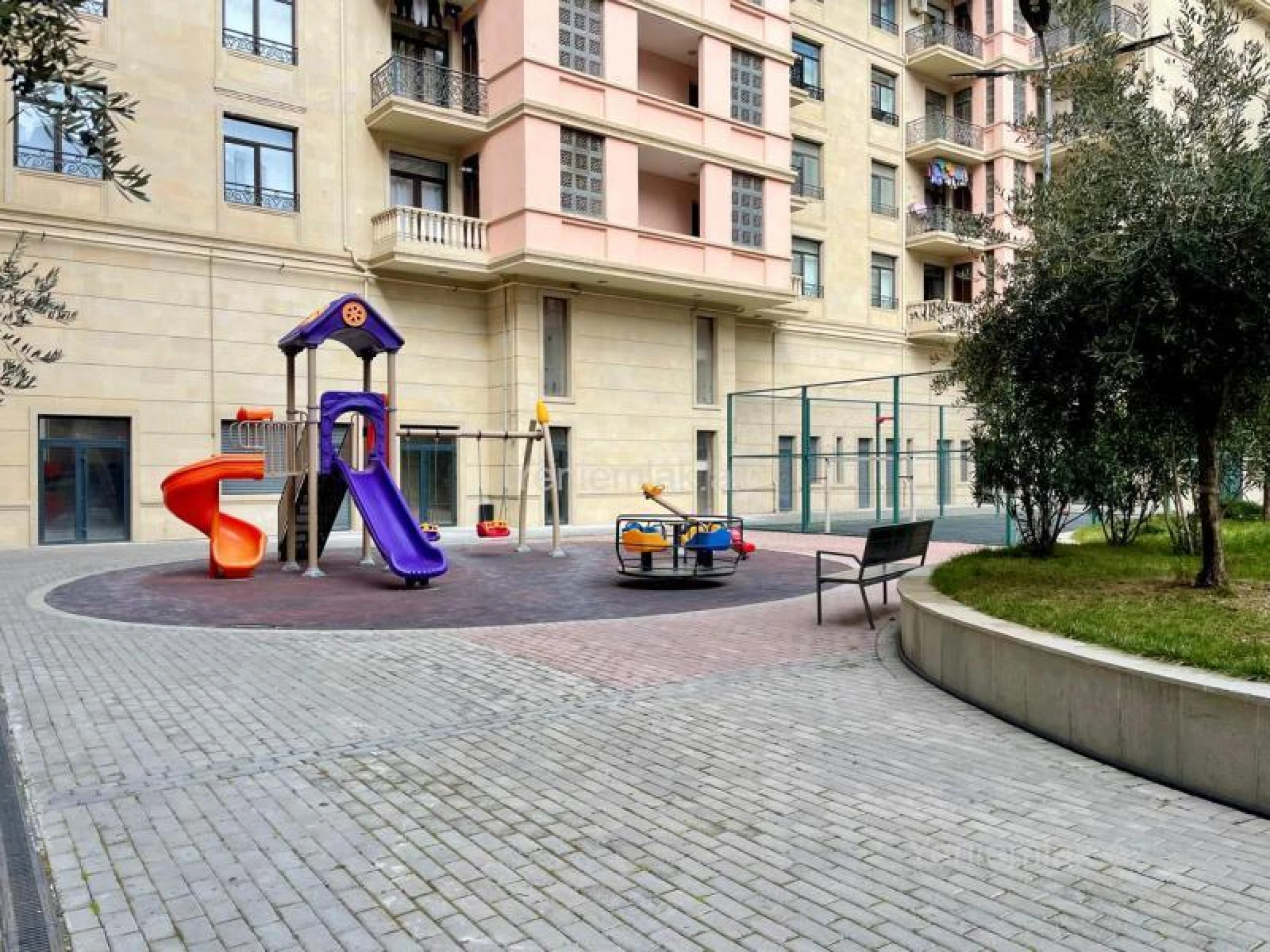 Satılır 4 otaqlı yeni tikili 121 m²