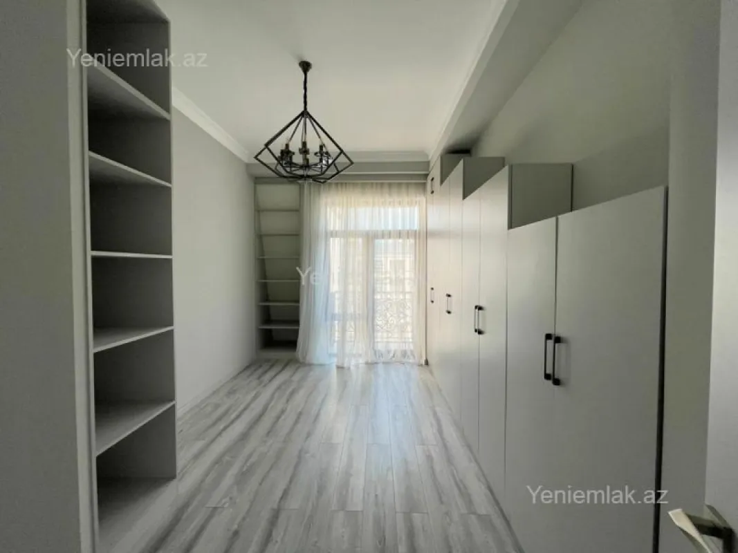Satılır 4 otaqlı yeni tikili 121 m²