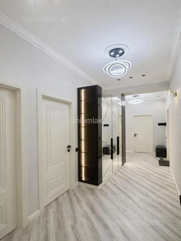 Satılır 3 otaqlı yeni tikili 106 m²