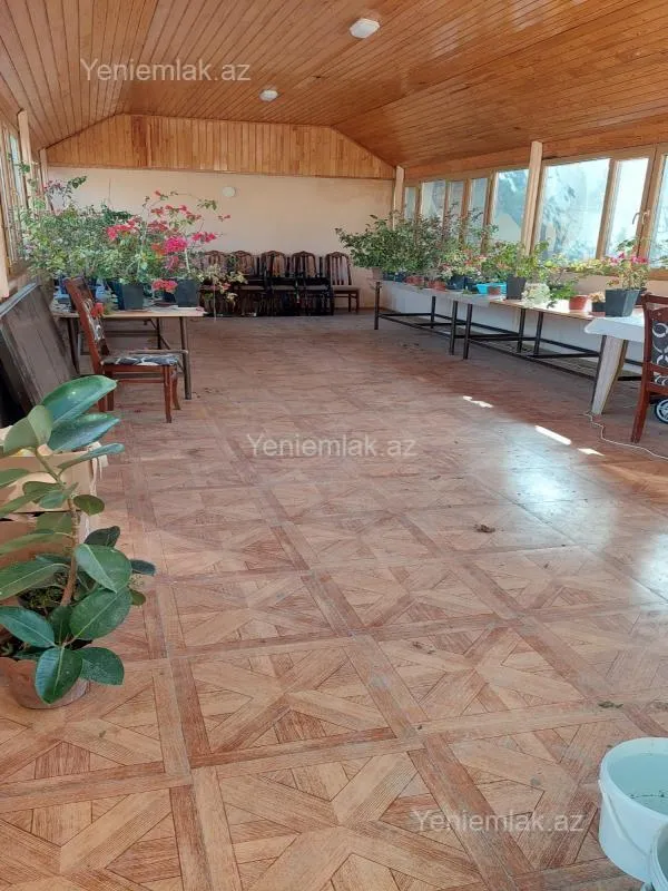 Satılır 6 otaqlı həyət evi 300 m²