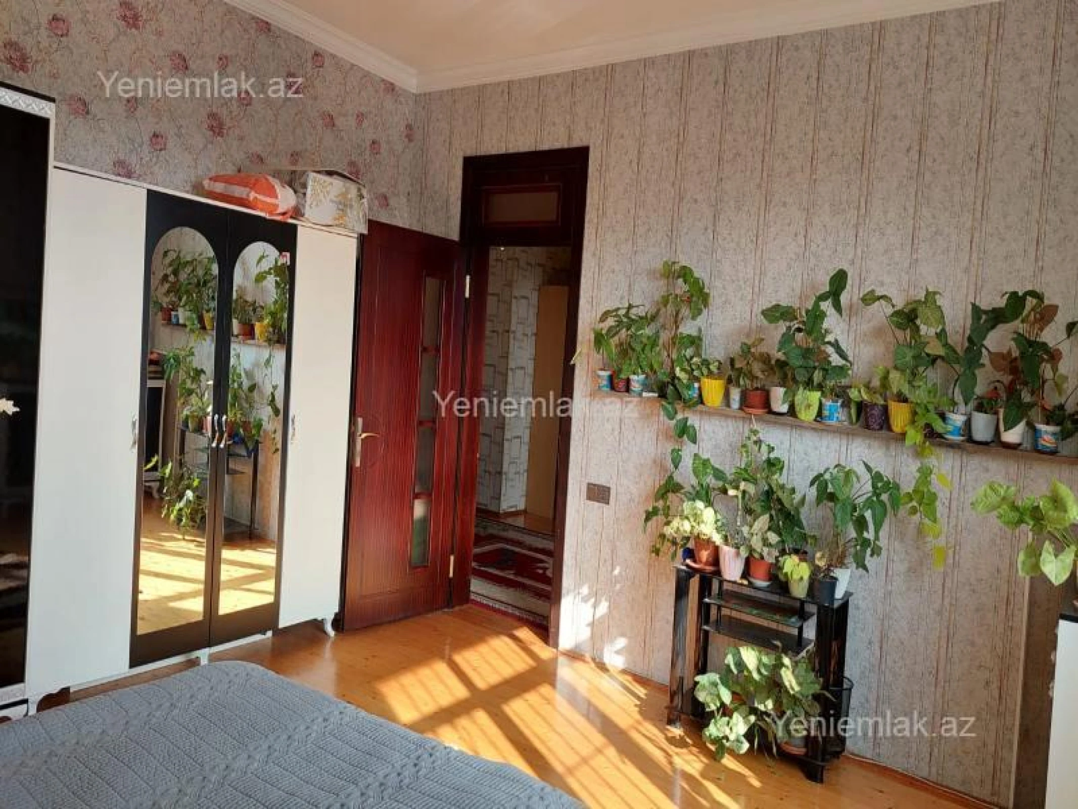 Satılır 6 otaqlı həyət evi 300 m²