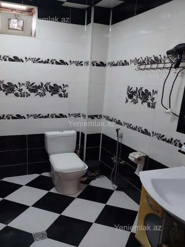 Satılır 6 otaqlı həyət evi 300 m²