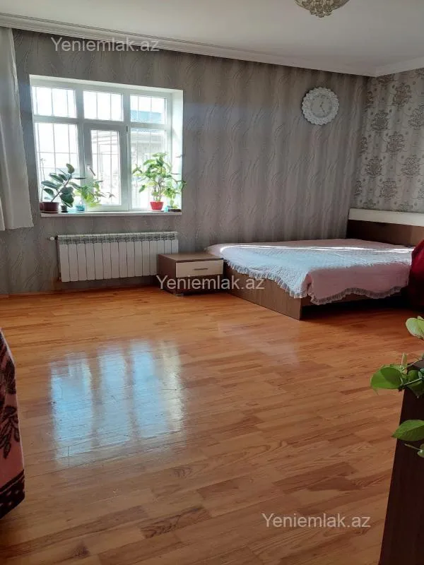 Satılır 6 otaqlı həyət evi 300 m²