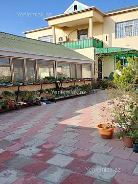 Satılır 6 otaqlı həyət evi 300 m²