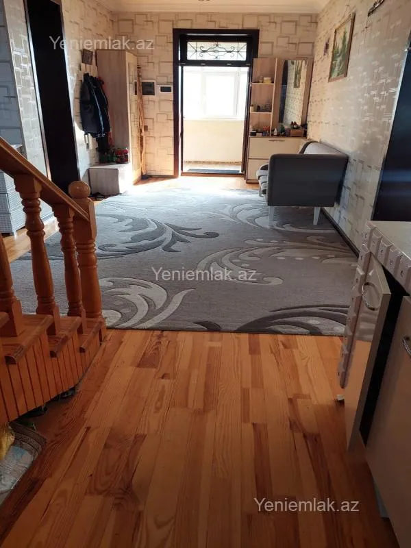 Satılır 6 otaqlı həyət evi 300 m²