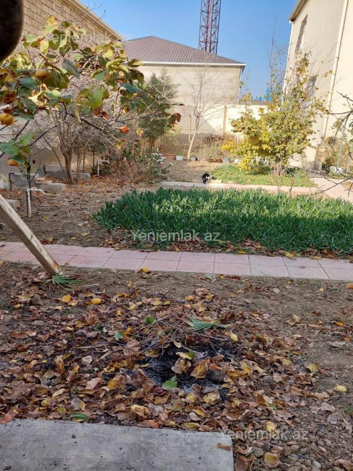 Satılır 6 otaqlı həyət evi 300 m²