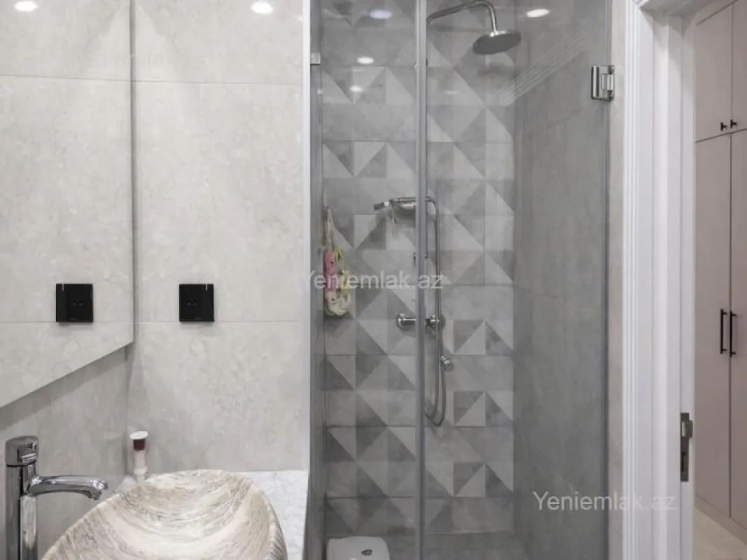 Satılır 3 otaqlı yeni tikili 105 m²