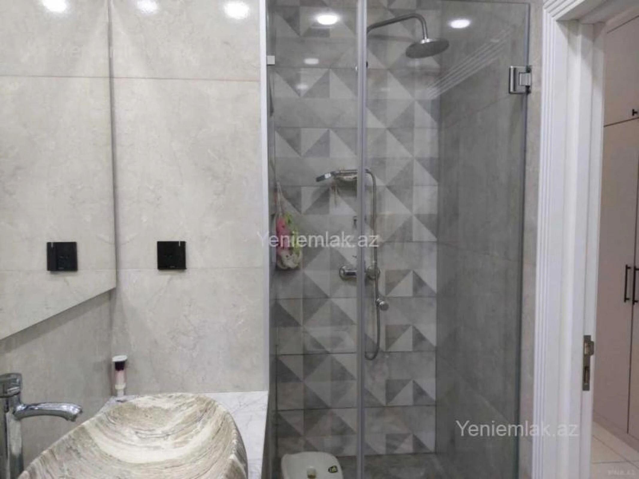 Satılır 3 otaqlı yeni tikili 105 m²