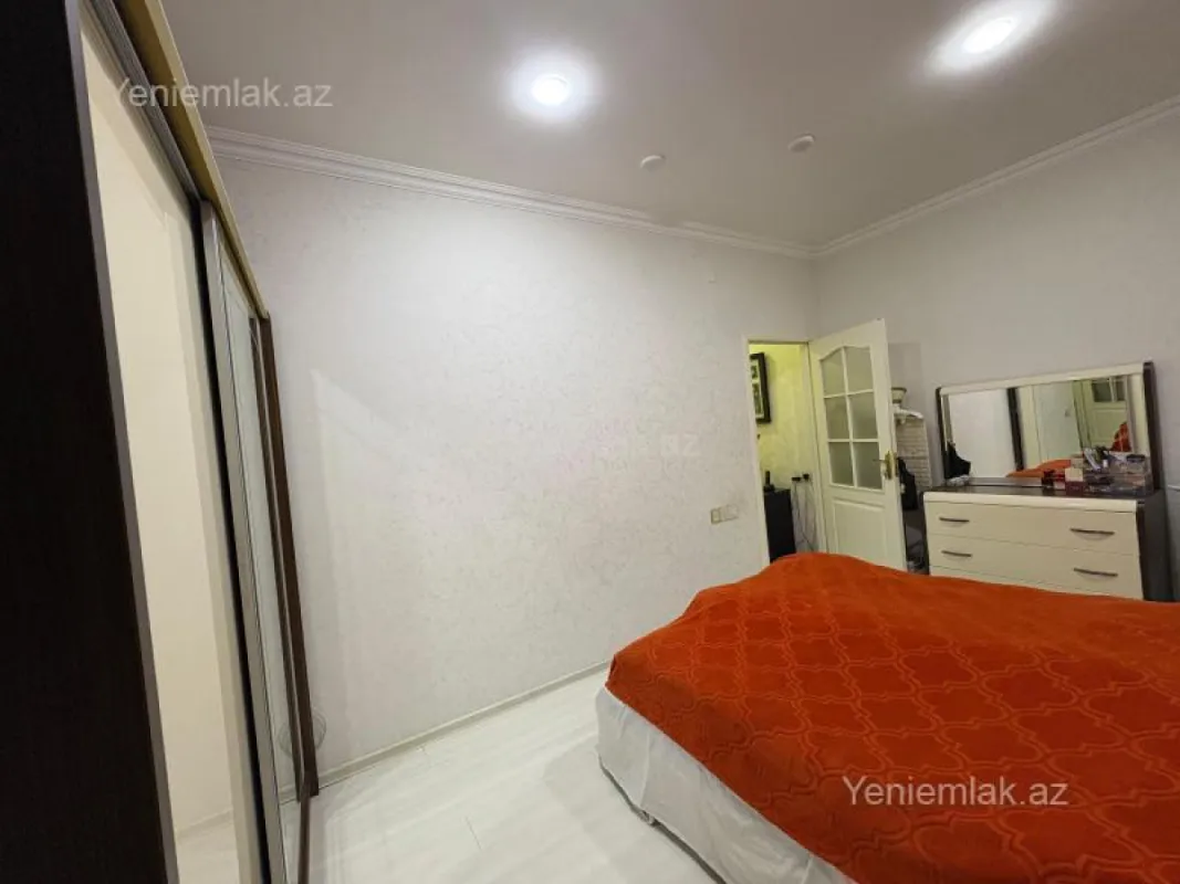 Satılır 3 otaqlı yeni tikili 85 m²