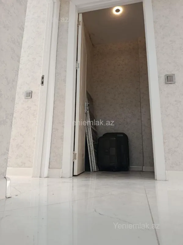 Satılır 3 otaqlı yeni tikili 85 m²