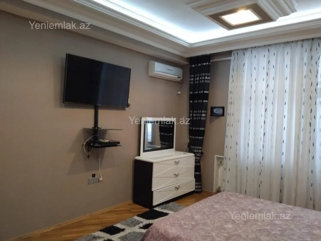 Satılır 4 otaqlı yeni tikili 160 m²