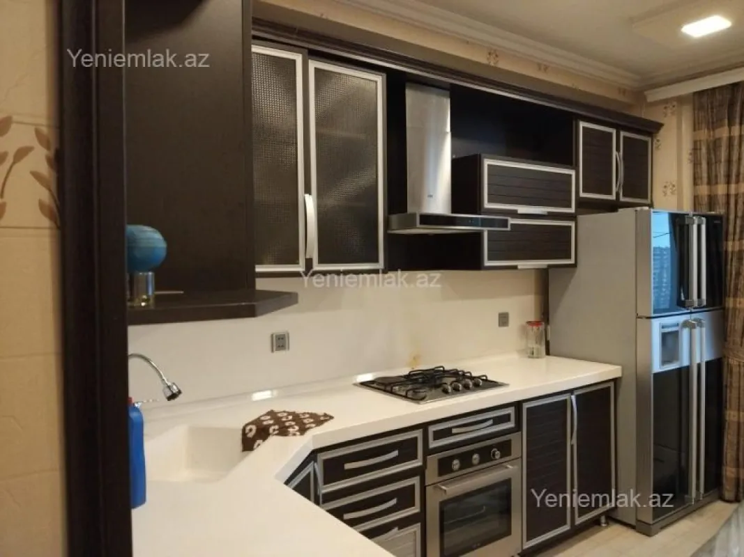 Satılır 4 otaqlı yeni tikili 160 m²