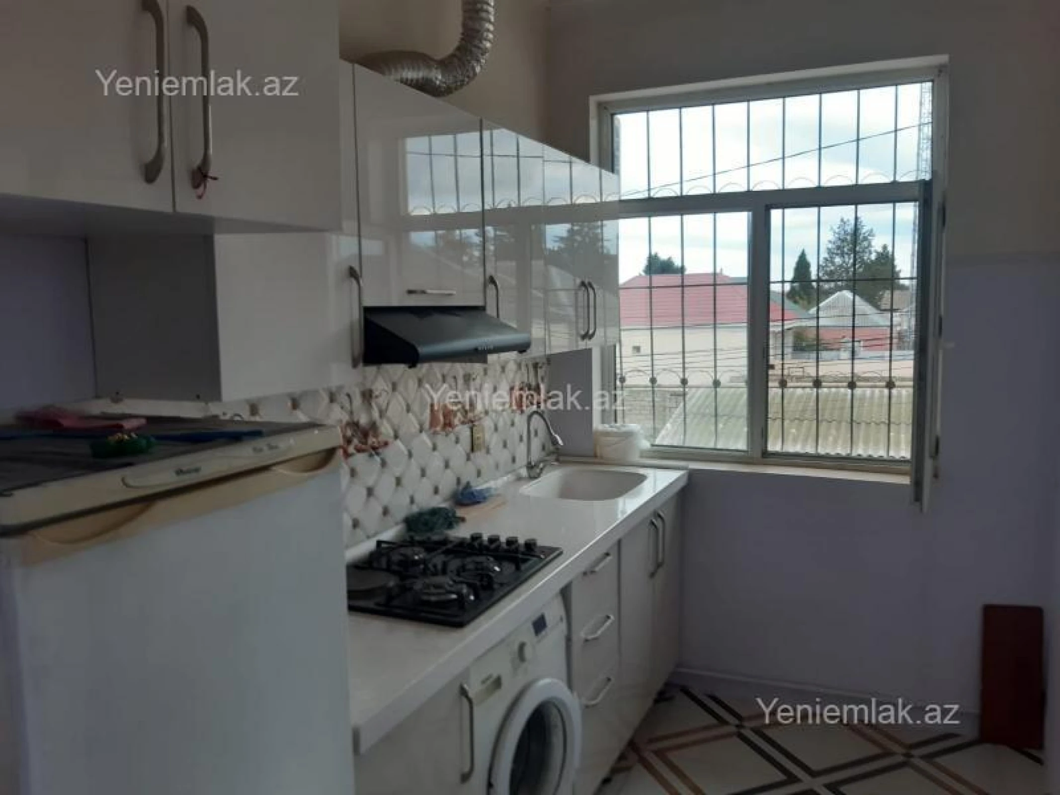 Satılır 3 otaqlı həyət evi 100 m²