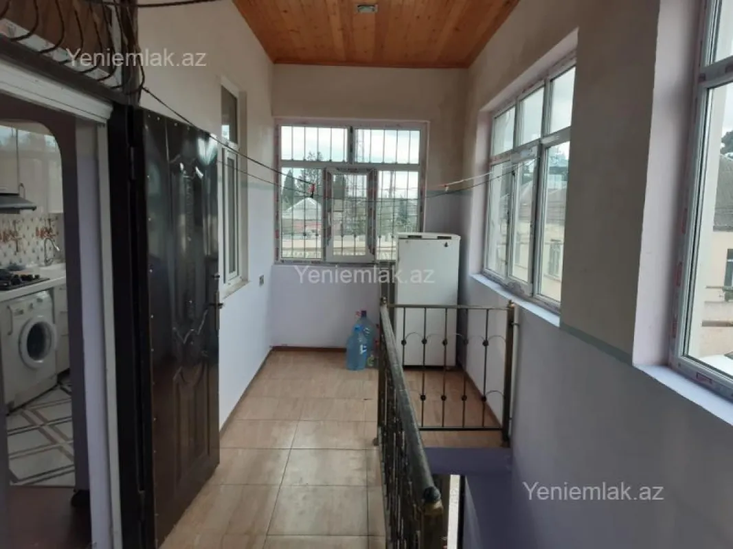 Satılır 3 otaqlı həyət evi 100 m²