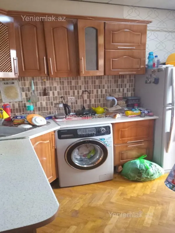 Satılır 4 otaqlı köhnə tikili 80 m²