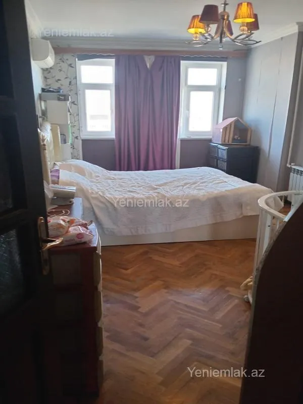 Satılır 4 otaqlı köhnə tikili 80 m²