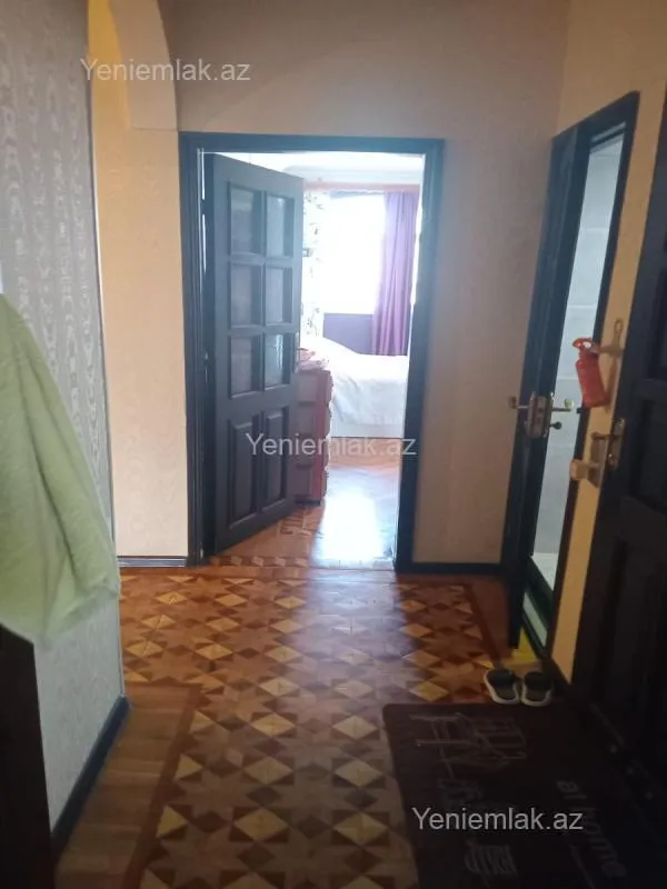 Satılır 4 otaqlı köhnə tikili 80 m²