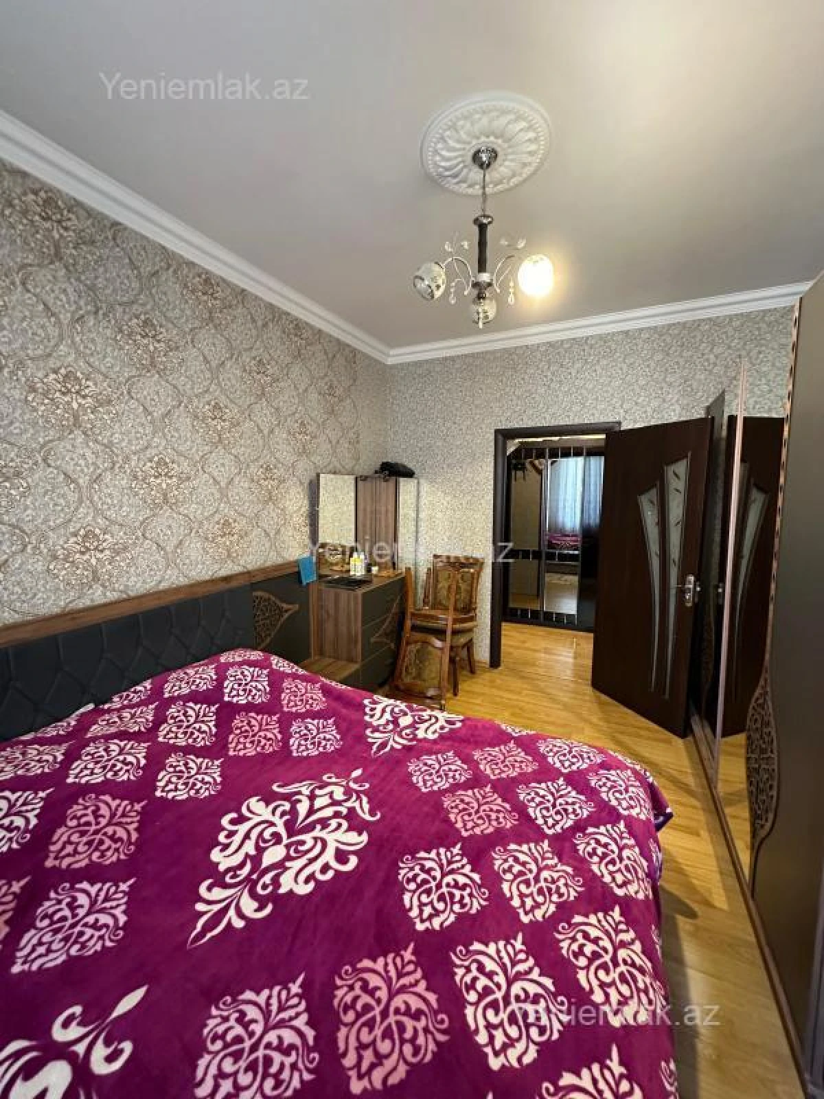 Satılır 2 otaqlı köhnə tikili 55 m²