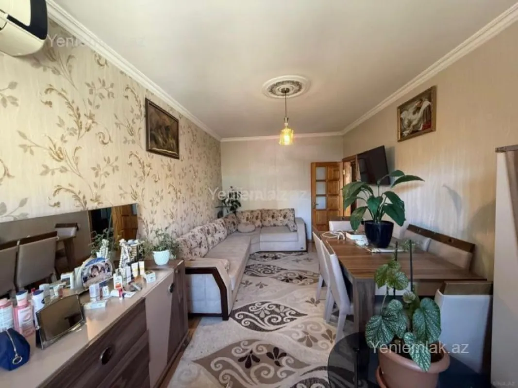 Satılır 2 otaqlı köhnə tikili 64 m²