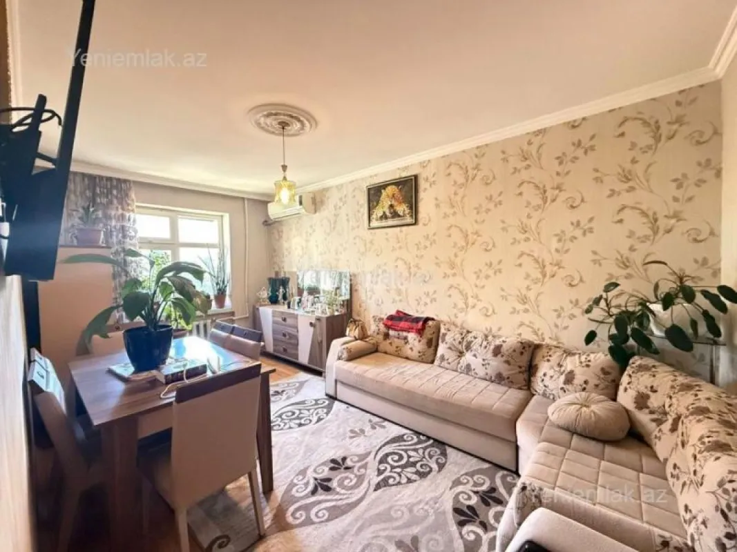 Satılır 2 otaqlı köhnə tikili 64 m²