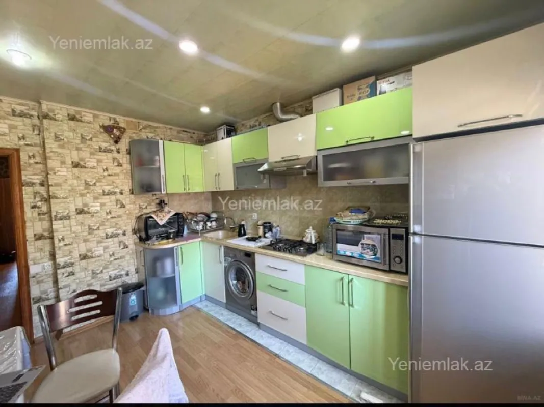 Satılır 2 otaqlı köhnə tikili 64 m²