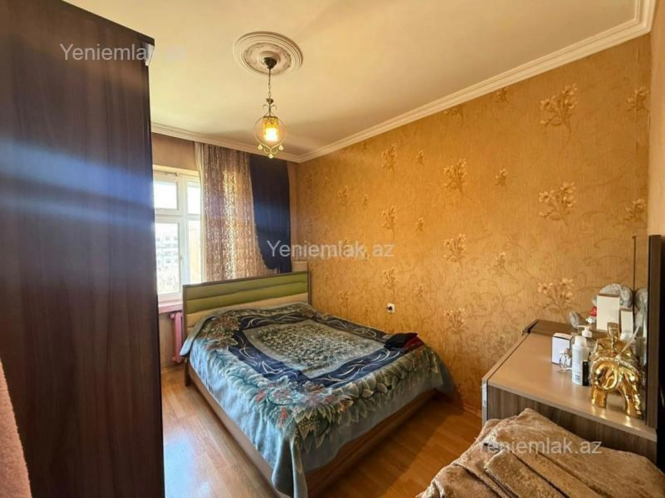 Satılır 2 otaqlı köhnə tikili 64 m²