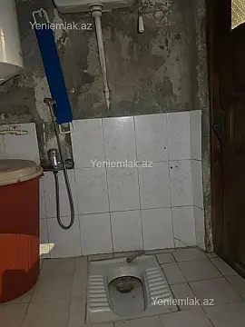 Satılır 1 otaqlı köhnə tikili 32 m²