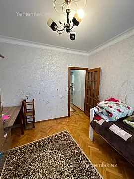 Satılır 5 otaqlı köhnə tikili 110 m²