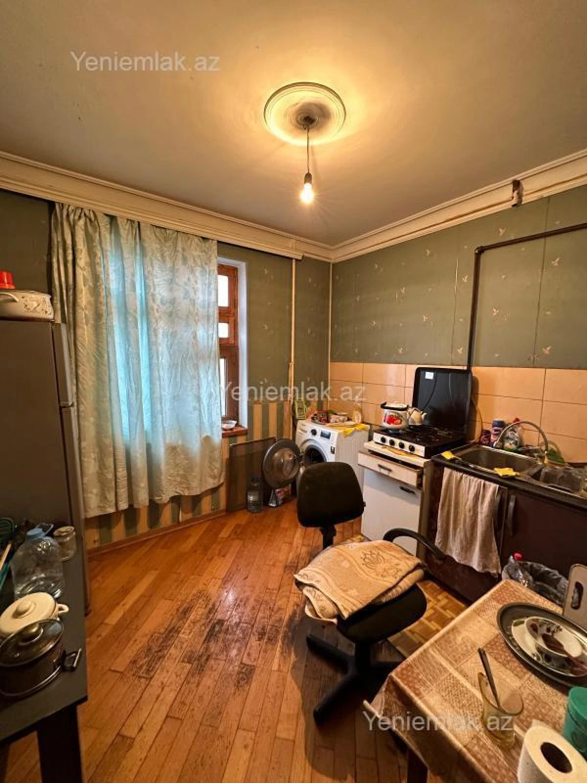 Satılır 2 otaqlı köhnə tikili 60 m²
