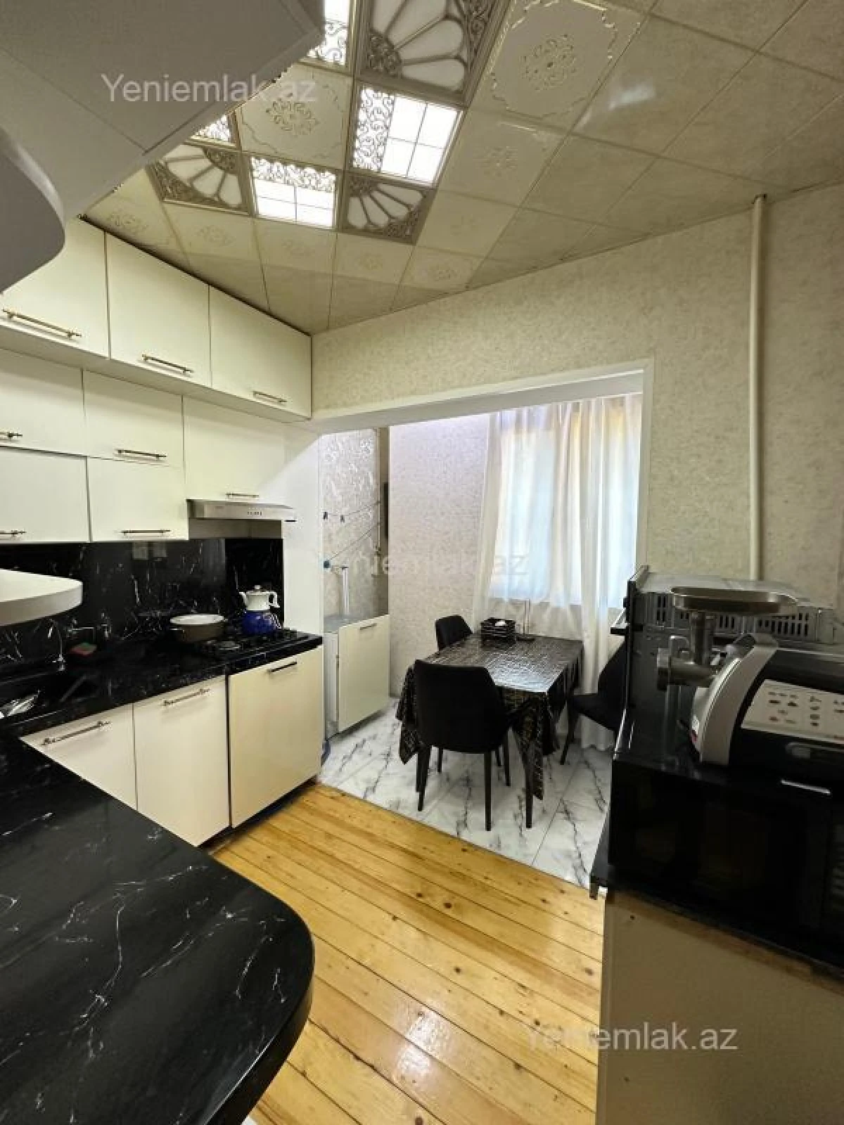 Satılır 3 otaqlı köhnə tikili 85 m²