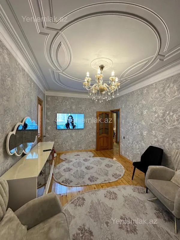 Satılır 3 otaqlı köhnə tikili 85 m²