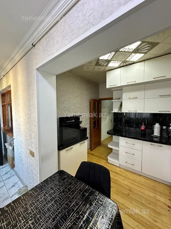 Satılır 3 otaqlı köhnə tikili 85 m²