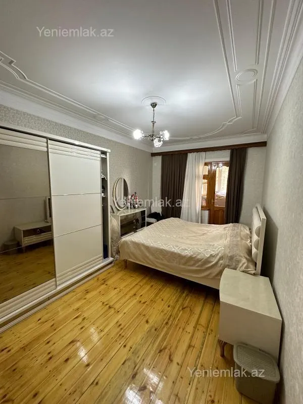 Satılır 3 otaqlı köhnə tikili 85 m²