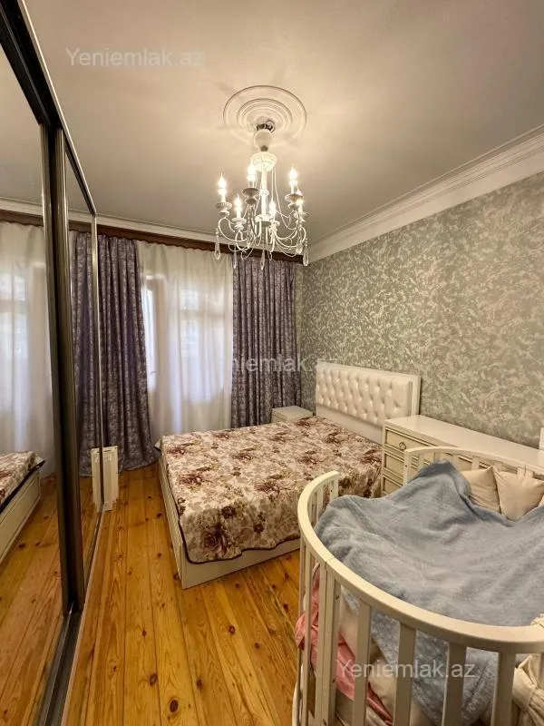 Satılır 3 otaqlı köhnə tikili 85 m²