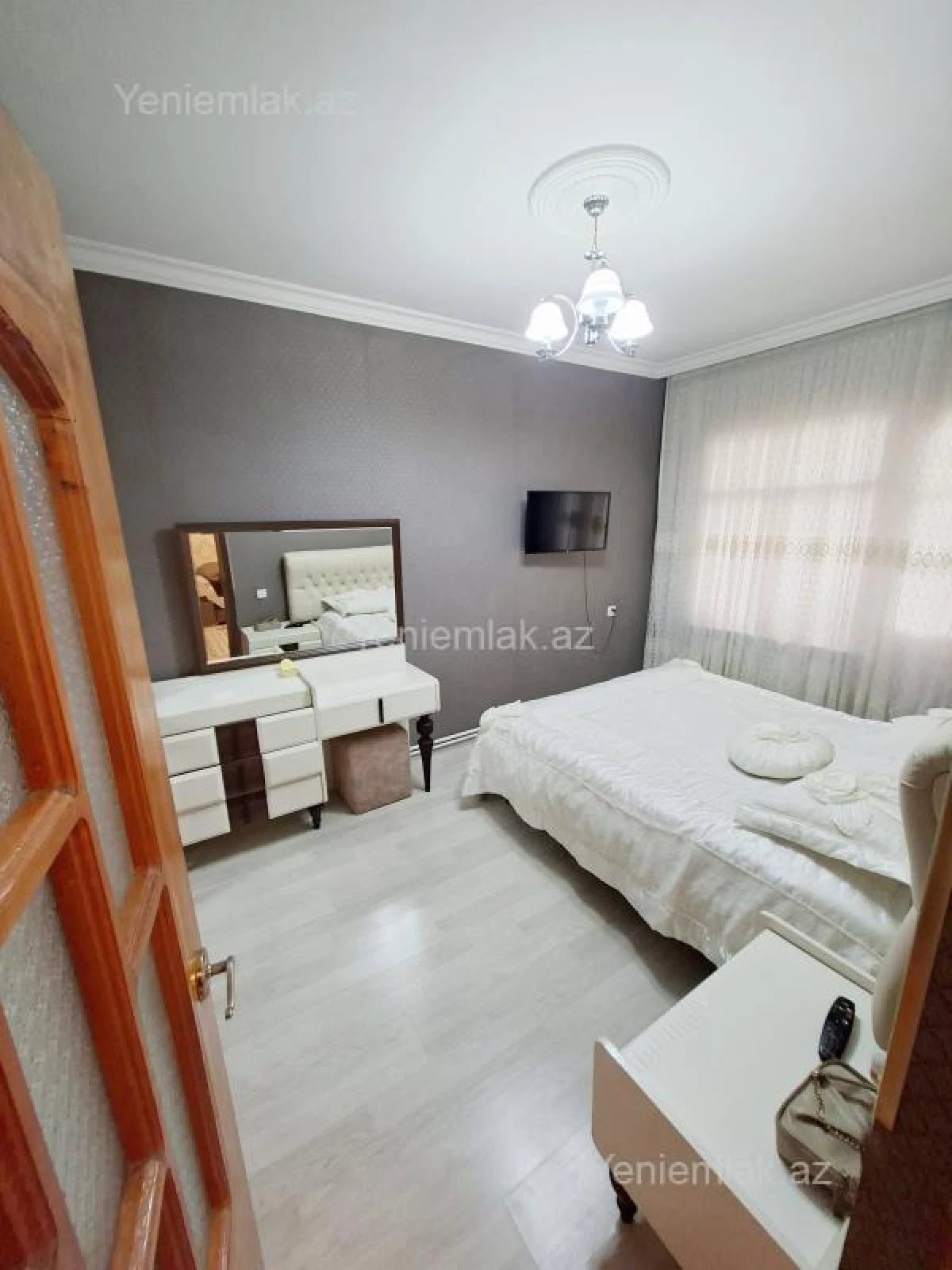 Satılır 4 otaqlı köhnə tikili 105 m²