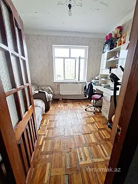 Satılır 4 otaqlı köhnə tikili 105 m²