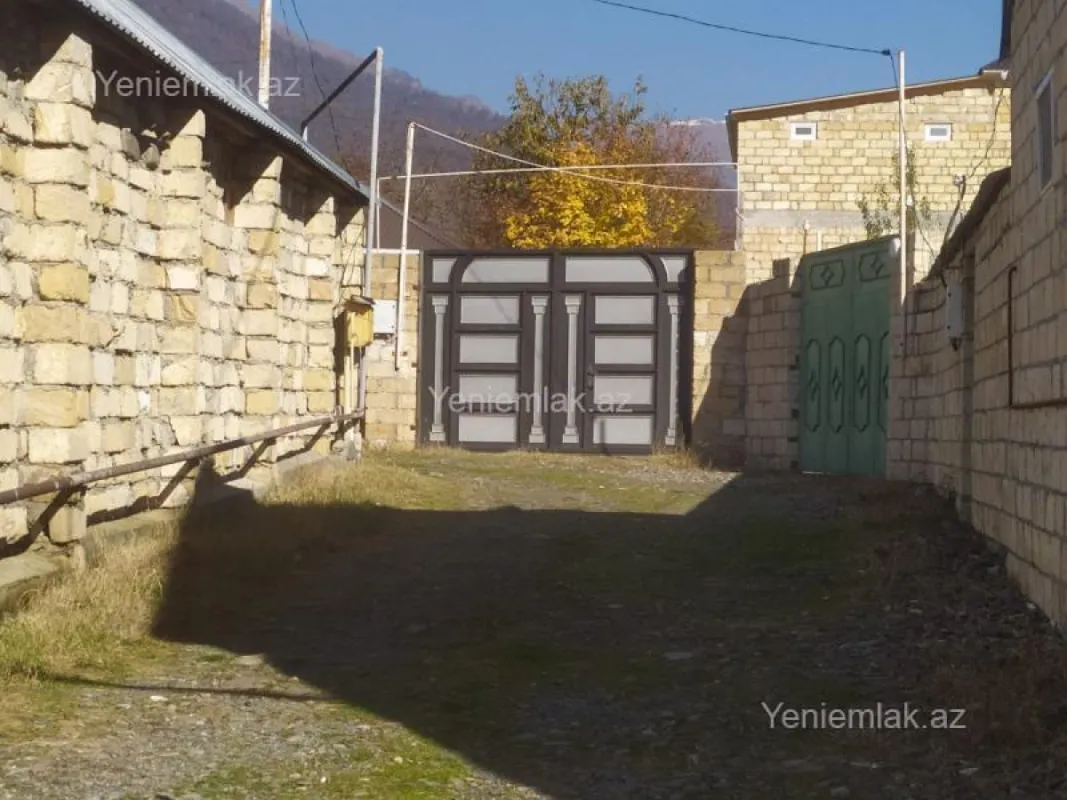 Satılır 3 otaqlı həyət evi 100 m²