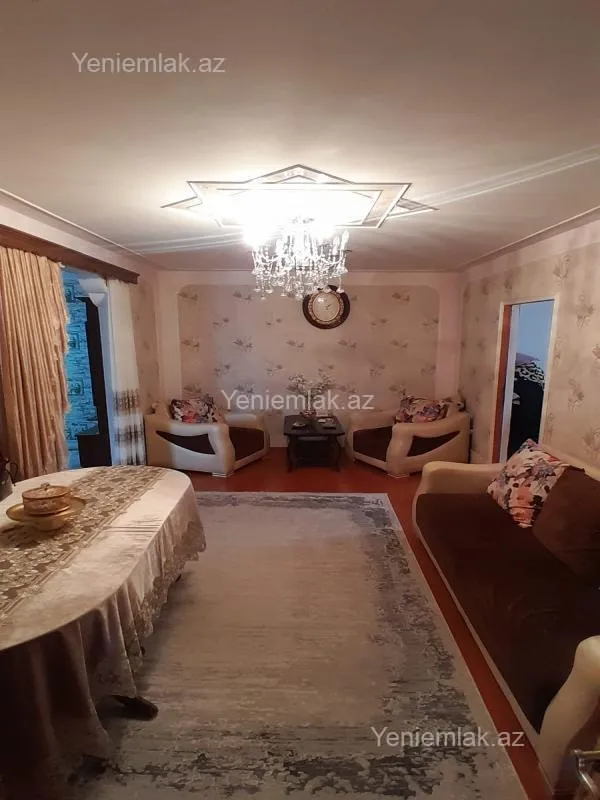 Satılır 2 otaqlı köhnə tikili 42 m²