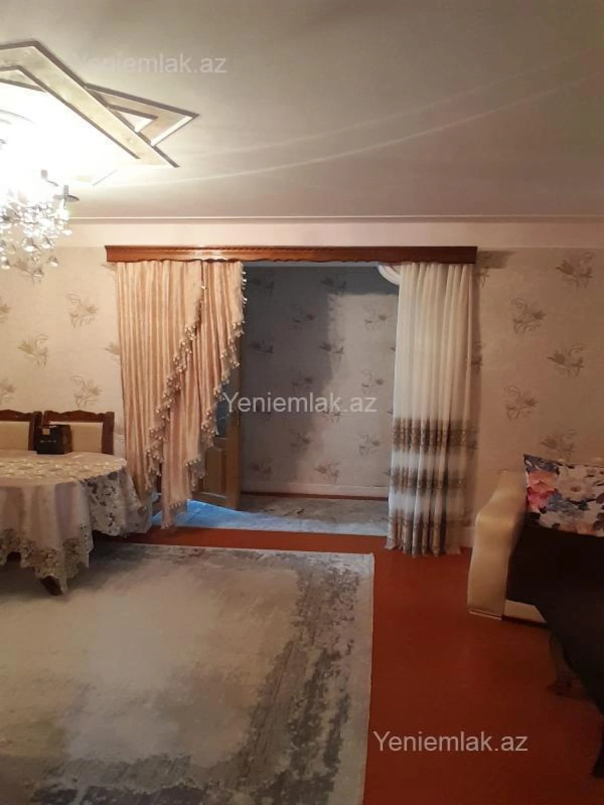 Satılır 2 otaqlı köhnə tikili 42 m²
