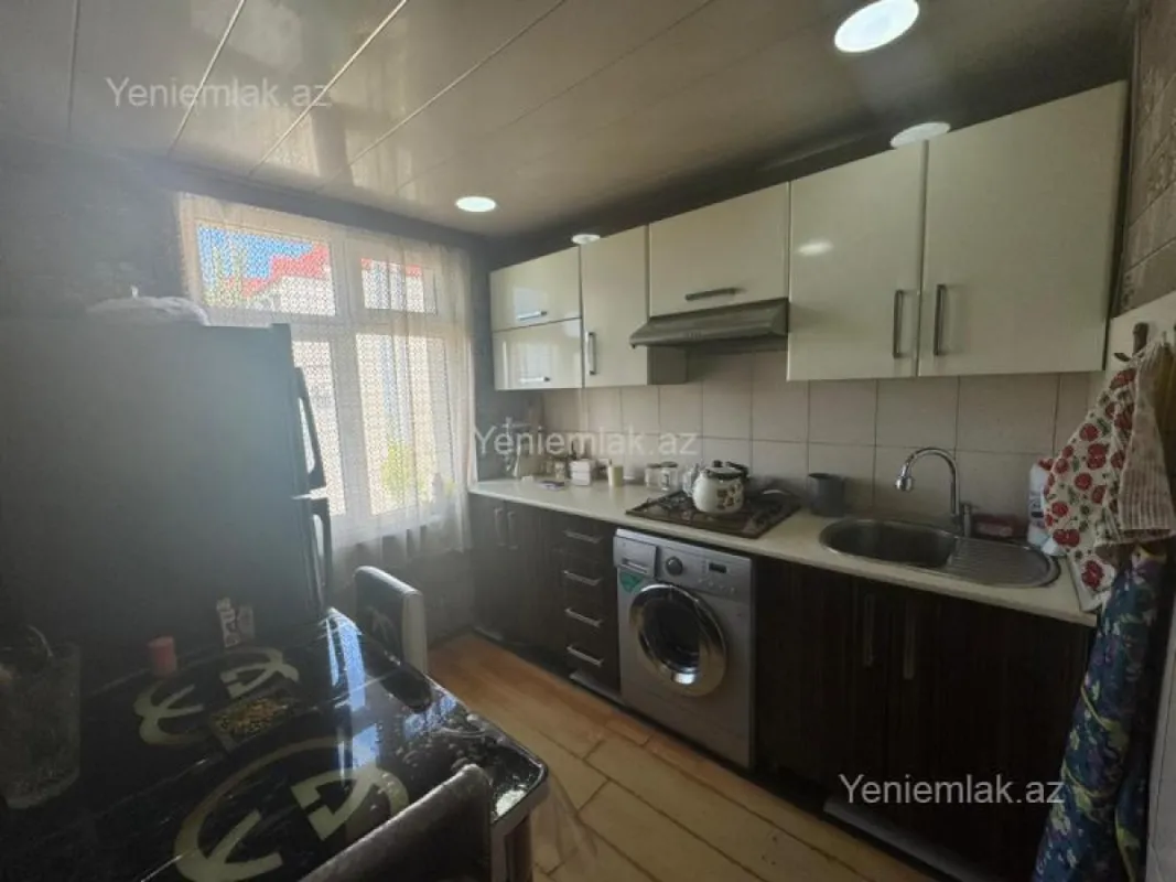 Satılır 2 otaqlı köhnə tikili 47 m²