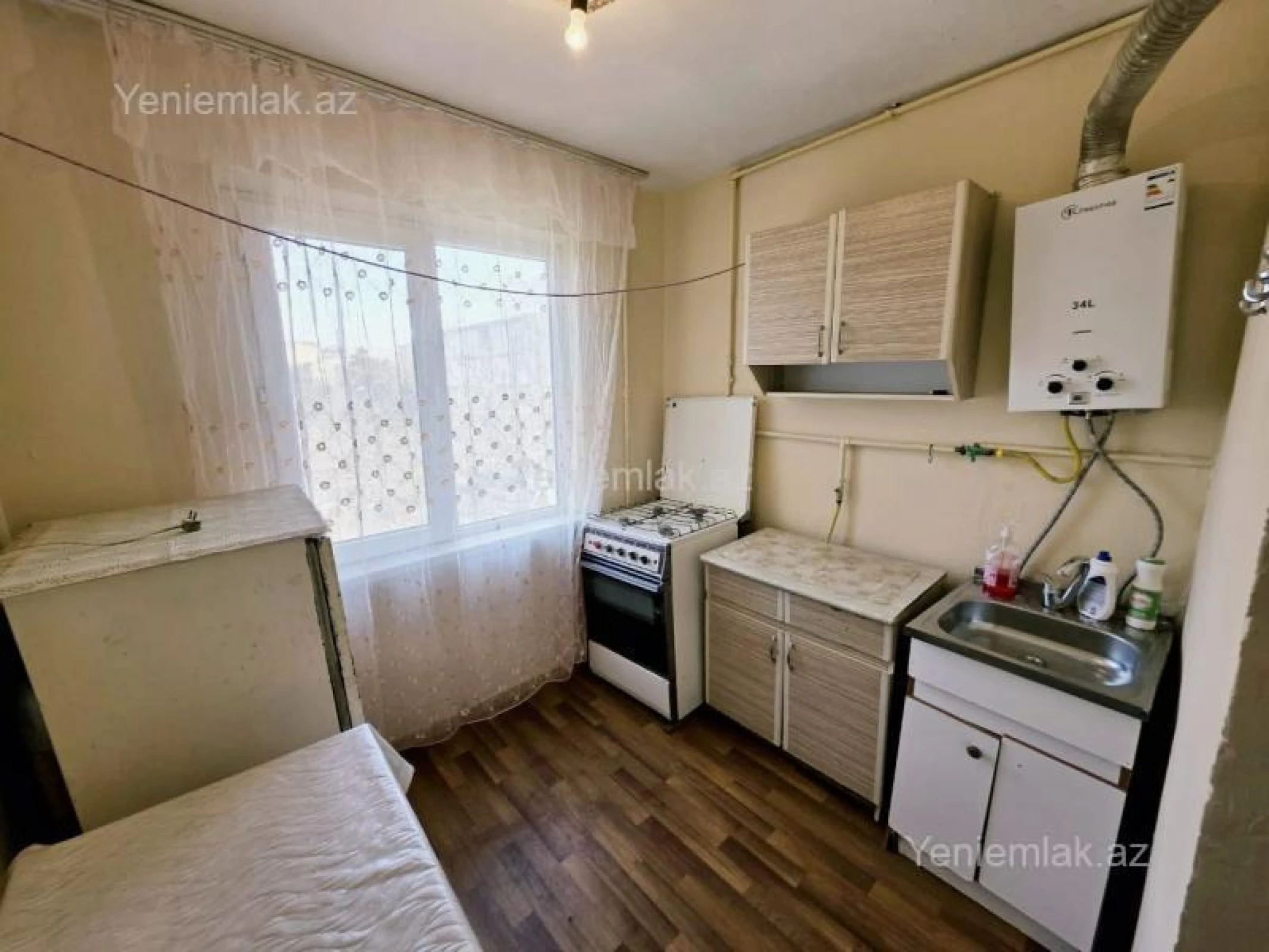 Satılır 1 otaqlı köhnə tikili 32 m²