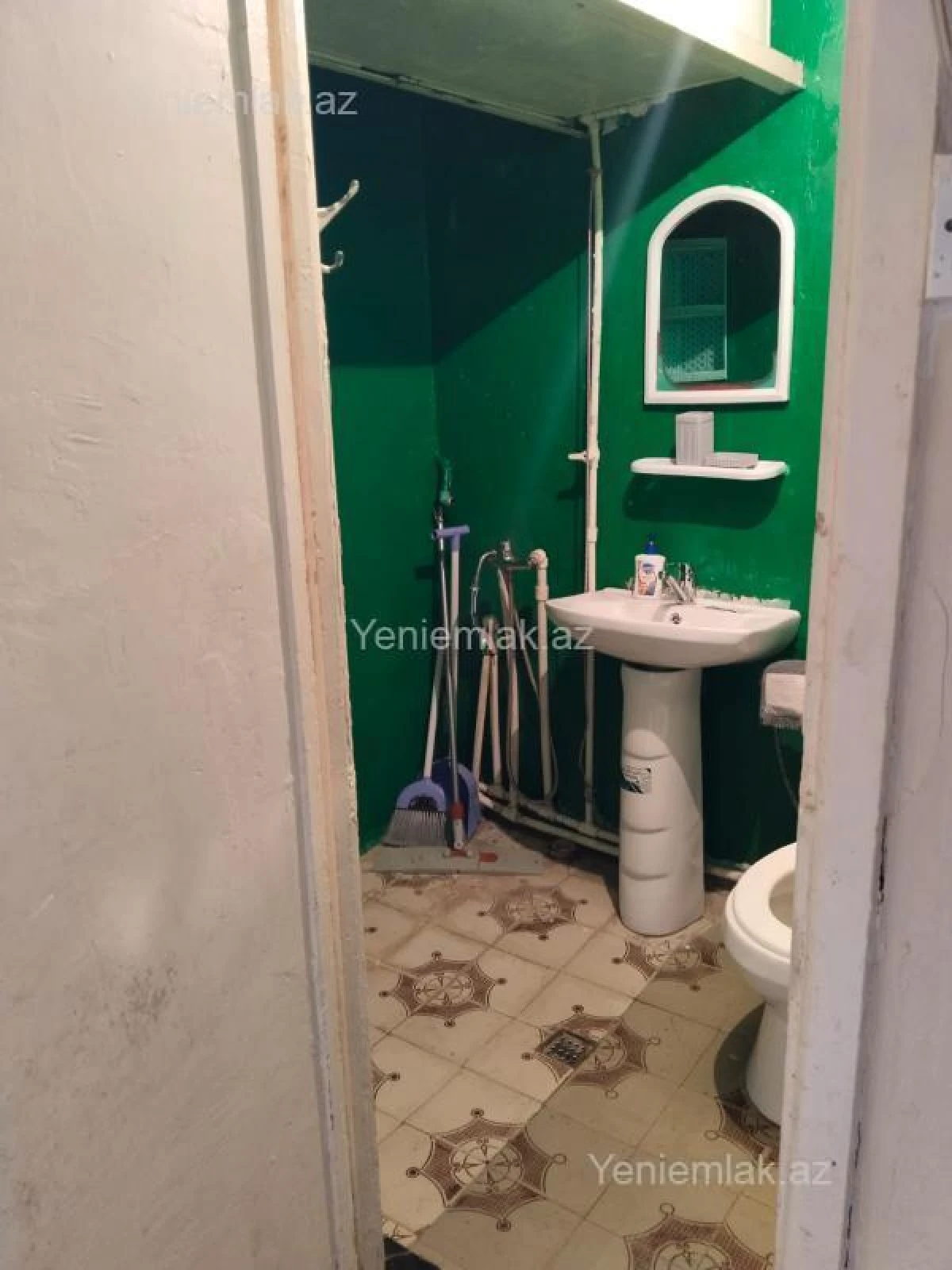 Satılır 1 otaqlı köhnə tikili 32 m²