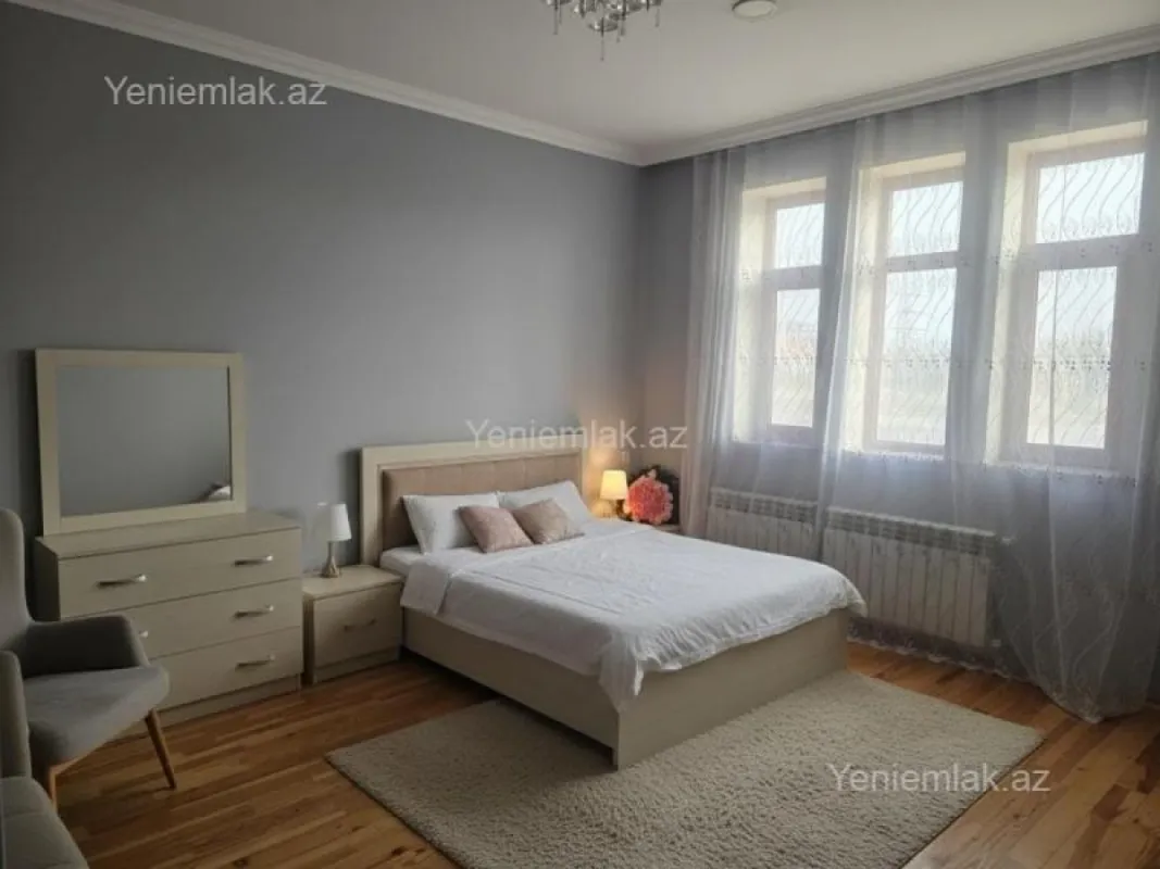 Satılır 6 otaqlı həyət evi 225 m²