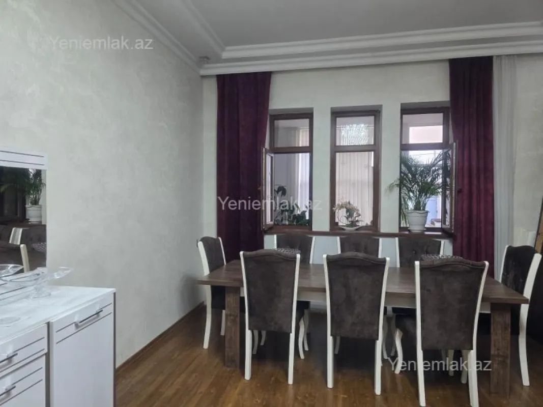 Satılır 6 otaqlı həyət evi 225 m²