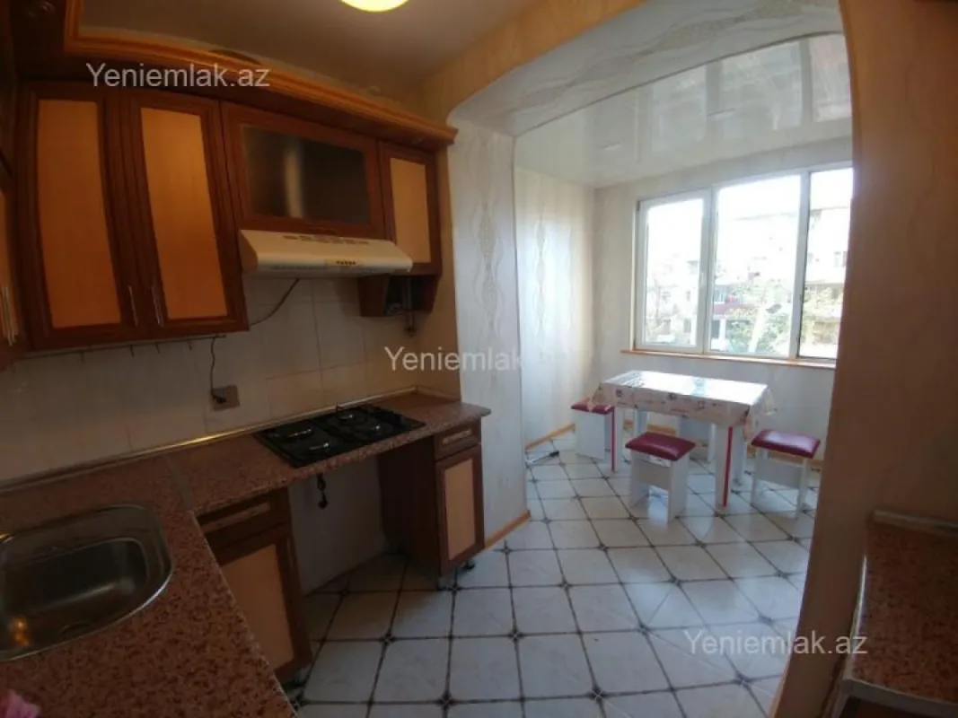 Satılır 2 otaqlı köhnə tikili 45 m²