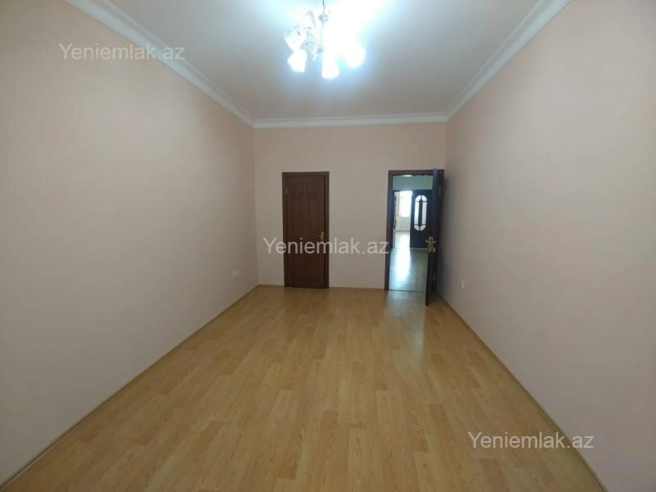 Satılır 3 otaqlı yeni tikili 135 m²
