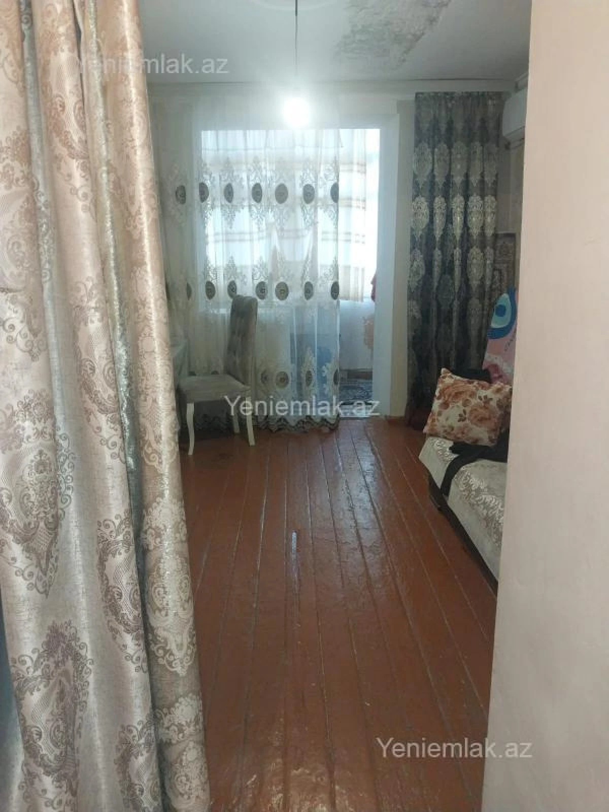 Satılır 1 otaqlı köhnə tikili 20 m²