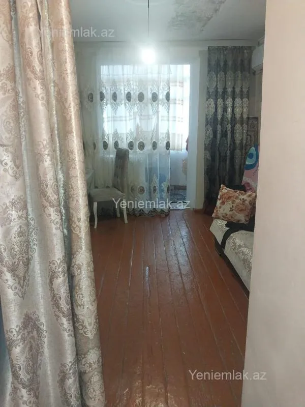 Satılır 1 otaqlı köhnə tikili 20 m²